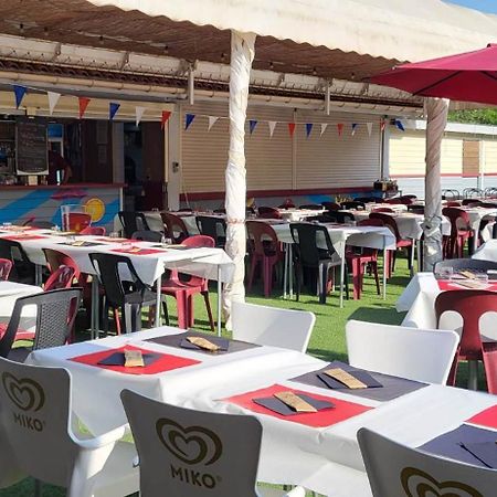 Hotel Camping Les Lacs De Courtes Estang Exterior foto