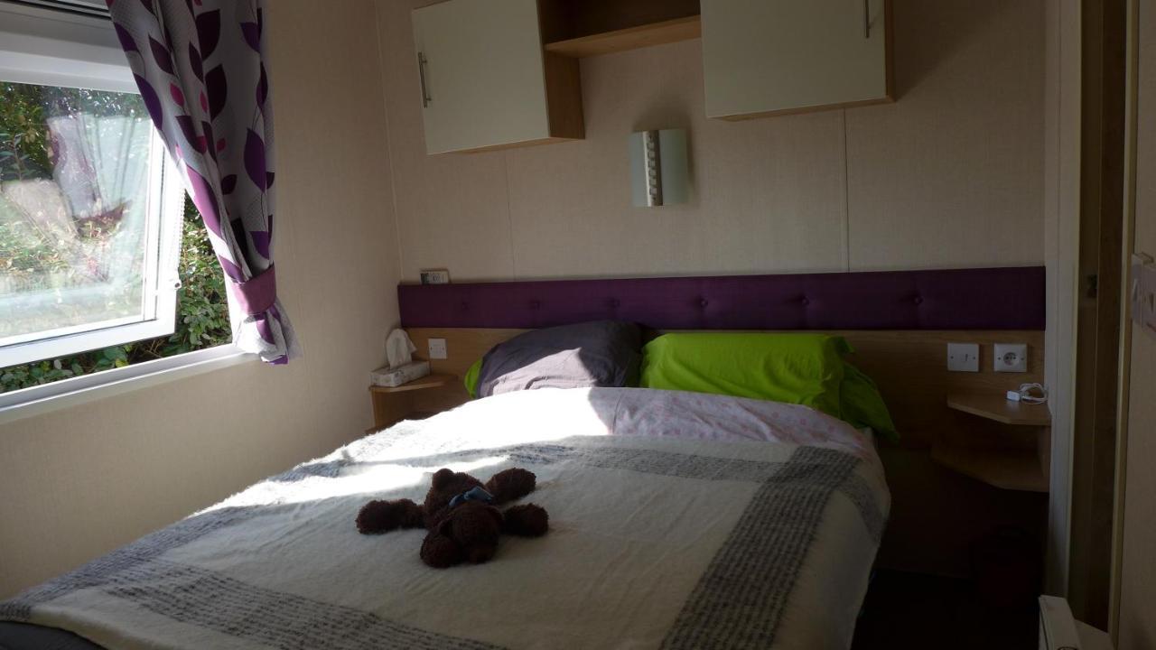 Hotel Camping Les Lacs De Courtes Estang Exterior foto